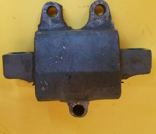 1983 johnson evinrude 235 hp upper rubber mount assembly 0387098