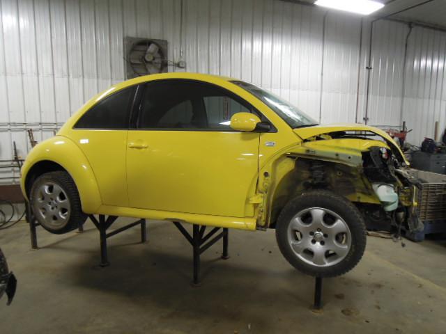 2002 volkswagen beetle 87898 miles front door right