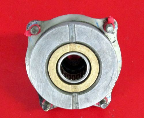 1985 evinrude omc 2 hp outboard 383231 lower crank bearing head / housing 2 str.