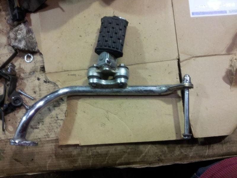 1985 yamaha virago xv 1000 right front foot peg and bracket  ric5