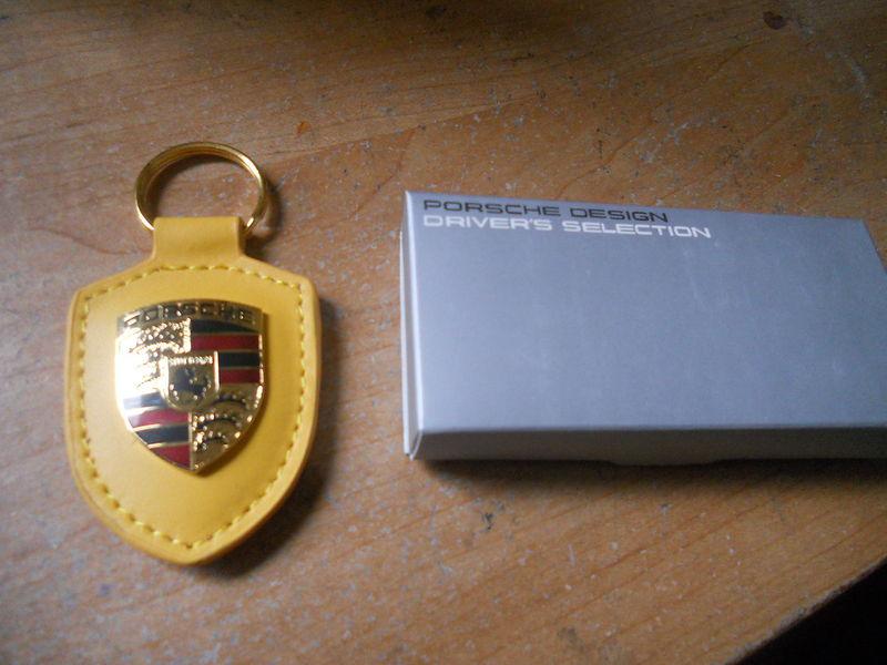 Nos porsche 356 550 908 911 912 914 928 930 944 959 962 yellow leather keychain