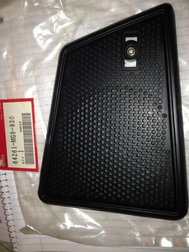 1985 1986 honda gl1200 right speaker cover grill 64261-mg9-950 vintage grille oe