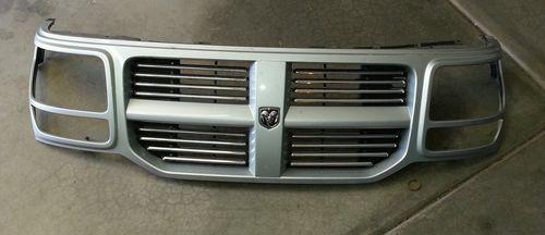 2007,2008,2009,2010 silver dodge nitro grill oem