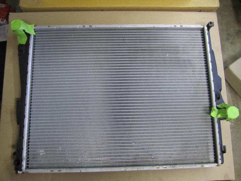 Bmw e46 2005 328i engine cooling radiator oem factory 