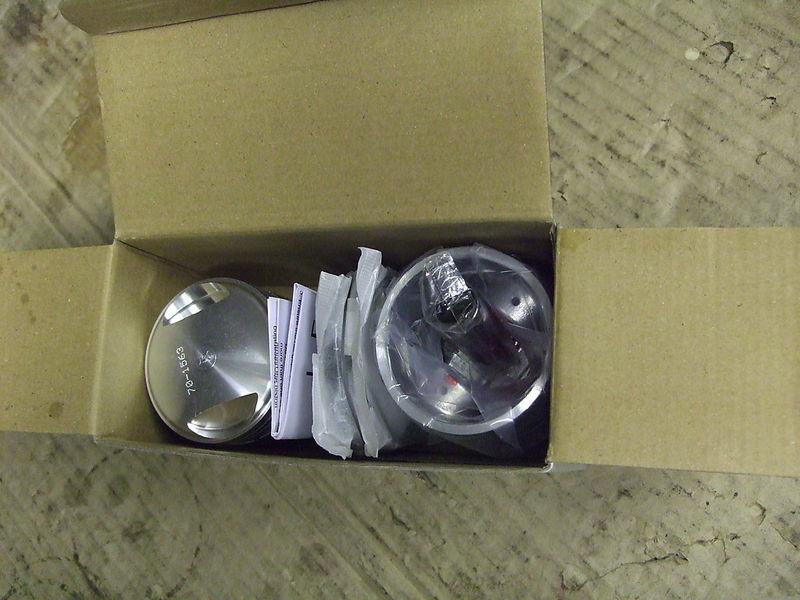 Triumph pre unit 500 5t t100 7:1 std pistons new