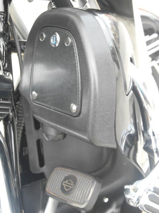 Lockable lower vented fairings for harley davidson vivid black w/mounting kit