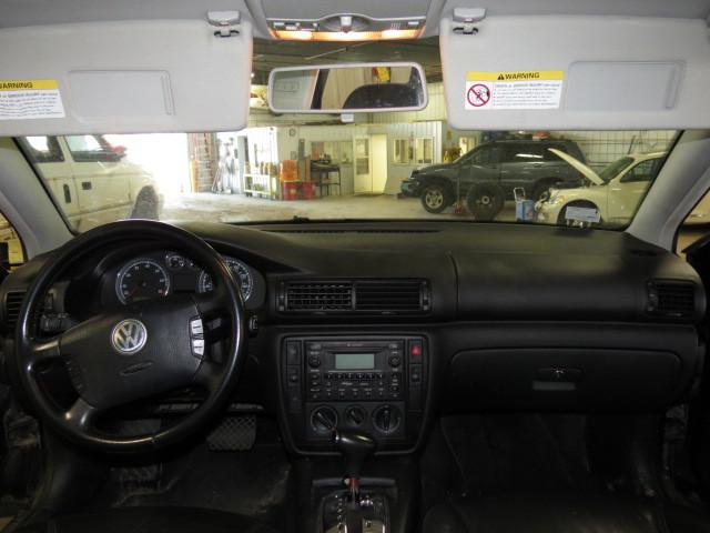 2004 volkswagen passat floor center console black 2560191