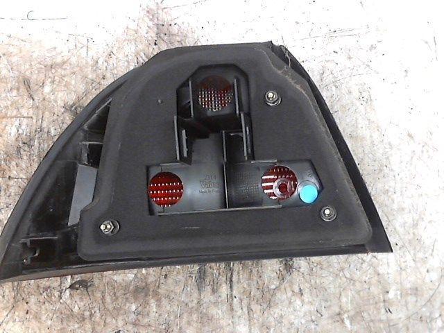 99 00 01 saab 9-5 r. tail light sdn quarter panel mounted 123775