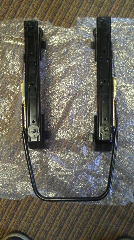 1999-2004 jeep grand cherokee manual seat track (passenger side)