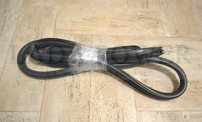 Lada niva rubber tailgate glass strip weatherstrip 2121-6303018