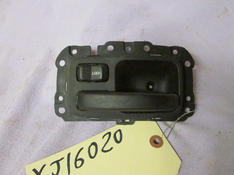 97,98,99,00,01 cherokee front or rear left side inner door handle (driver) xj