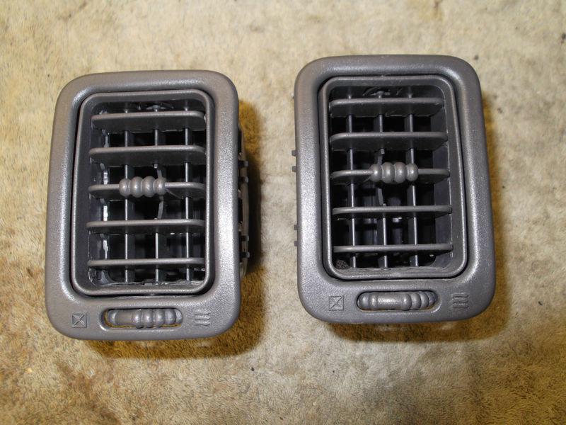 99 00 01 02 03 04 05 06 07 silverado / suburban 1500 2500 3500 dash air vents