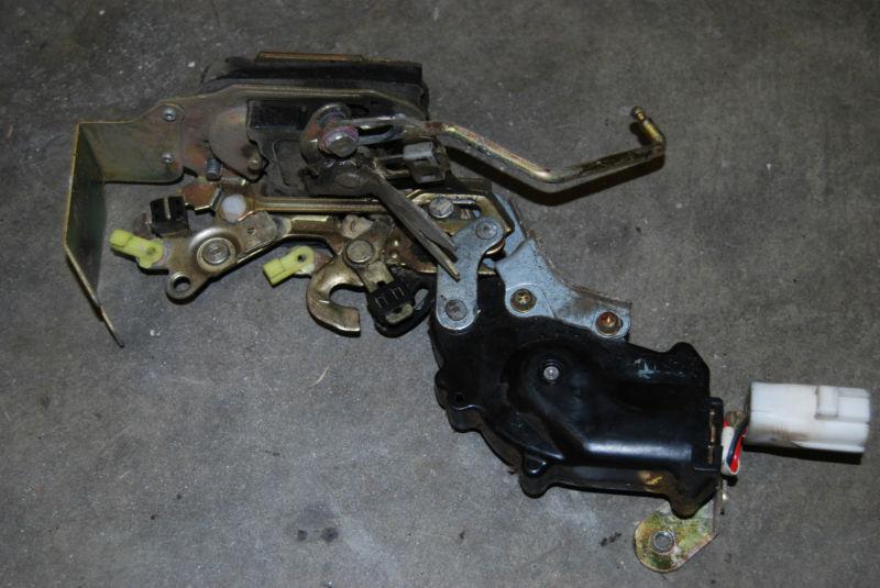 94 95 toyota 4runner door lock actuator latch left rear lh left oem 1994 1995