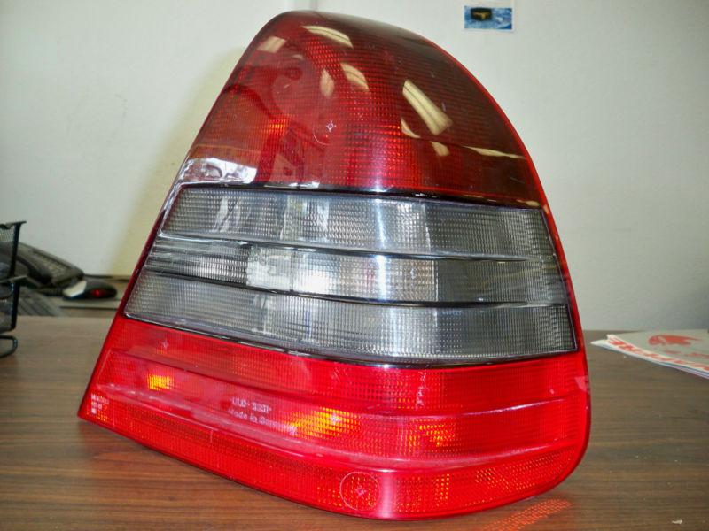 1999 mercedes c280 right back light assembly  fits c280 c230 kompressor c43 amg 