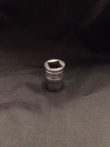 Snap-on 3/8" drive 7/16 12 point chrome socket f141 free shipping!