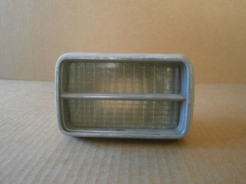 1974 ford mustang rh turn signal/parking light oem