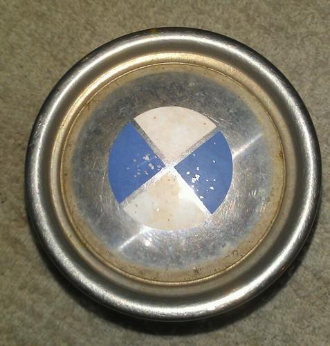 Bmw center hub cap 