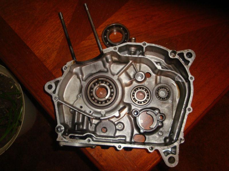 Suzuki lt125 lt 185 alt crank case with crankshaft bearings right hand side