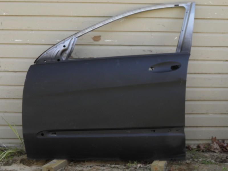 Mercedes benz r350 driver side door 