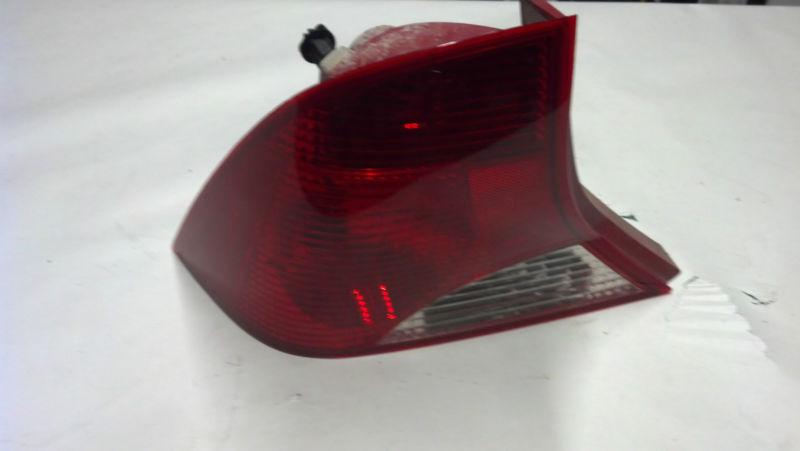 2001 ford focus tail light left