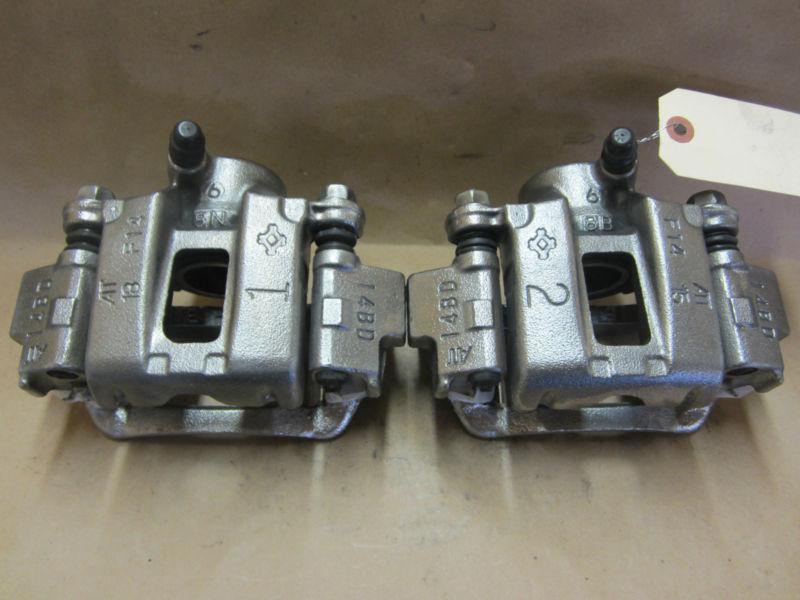 Pull off rear disc brake caliper set r&l 141.44587 141.44588 lexus toyota 01-11