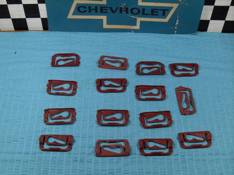 66 67 68 69 camaro chevelle pont oldsmobile nos windshied reveal moulding clips 
