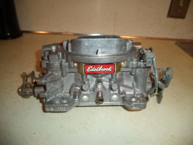 Edelbrock carburetor 4 barrel 600 cfm universal 1405