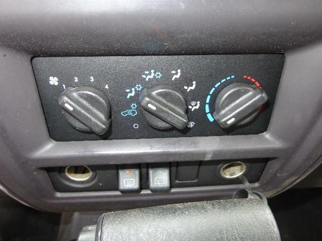 Temperature control 99 00 01 cherokee w/ac