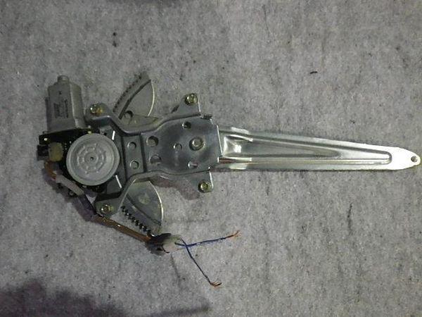 Daihatsu mira 1999 rear right door regulator [0513320]