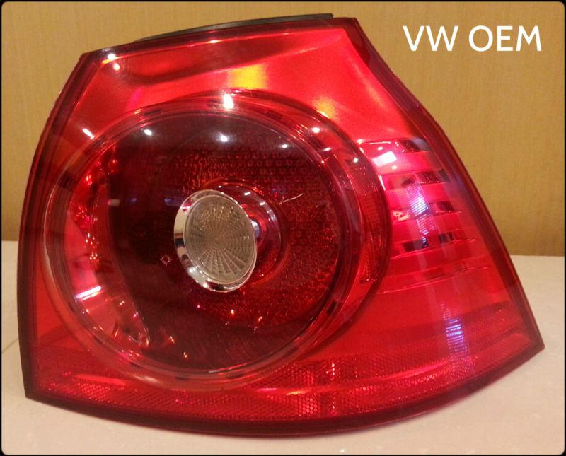 Volkswagen vw gti golf r32 rabbit oem outer right tail light 06 07 08 09