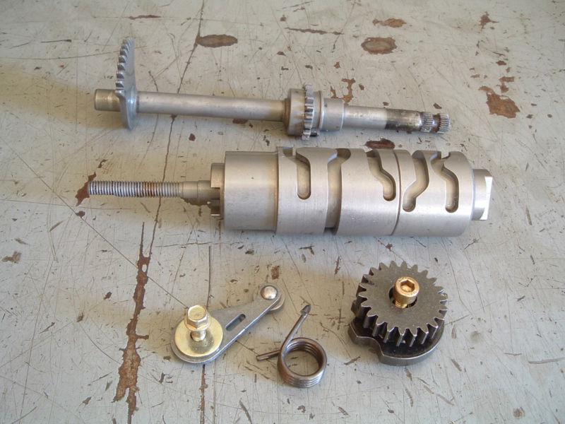 Bombardier / can-am (04/05 traxter 500 auto 0 miles) shift drum/shaft