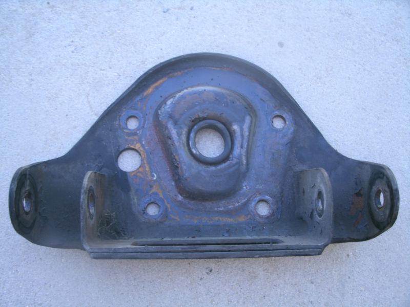 2000 camaro front l/h driver side upper shock bracket