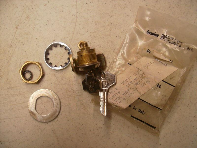 Ducati bevel darmah pantah seat lock assembly nos oem 080185135 new