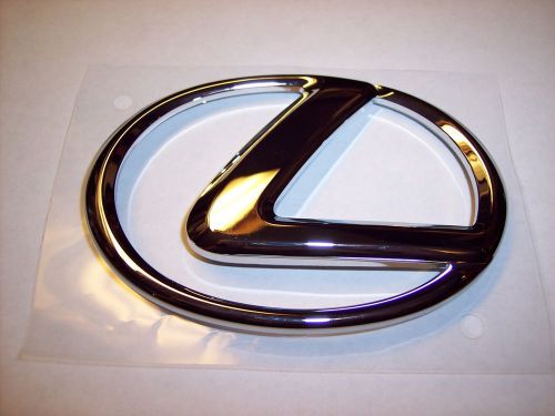 2010-2015 lexus &#034;l&#034;  rear oem emblem oem 75441-oeo3o--rx350 + others.