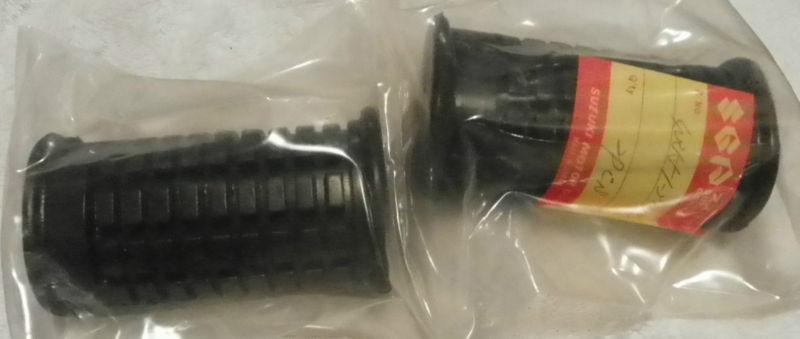 Suzuki gt 380 gt 550 gt 750 '72 nos foot peg rubbers