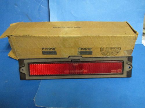 Mopar rear side marker lamp assy.n.o.s.84-91 dodge,chrysler,plymouth 4174311