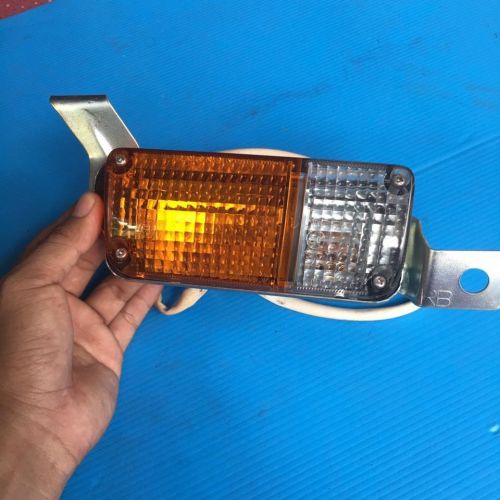 Toyota corona rt100 parking &amp; turn signal light lamp rh genuine nos japan