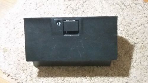 91 – 96 geo tracker glove box see details black 1991-1996