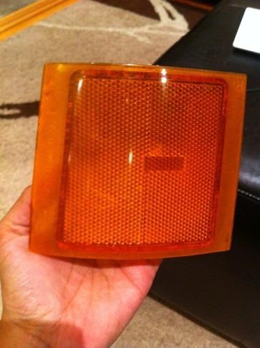 Gm 16519356 chevrolet amber grill corner lens 94 95 96 97 98 passenger bottom