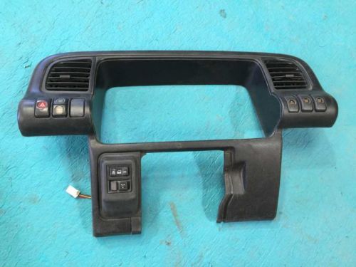 05 isuzu npr 5.2l 4hk1tc interior dash cluster bezel trim w switches