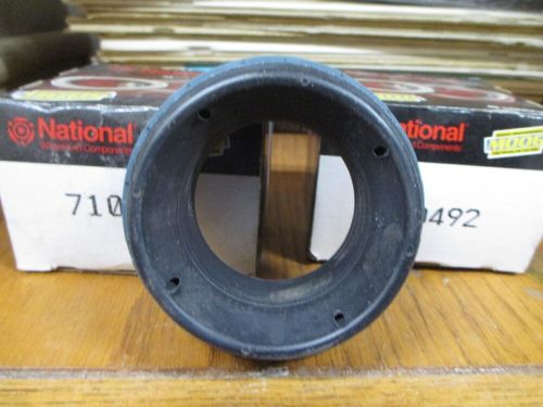 2 national 710492 oil seals