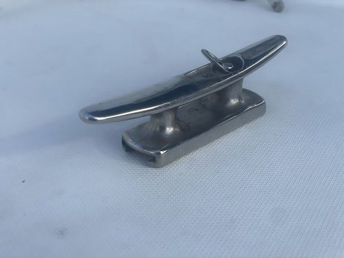 Sliding adjustable cleat 1”