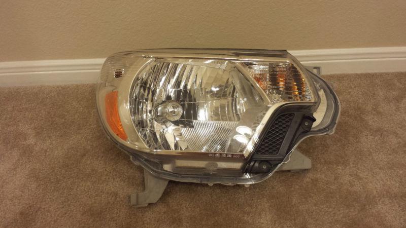 2013 toyota tacoma rh passenger side halogen headlight oem iq lens 