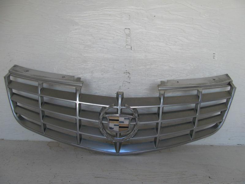 Cadillac dts grille 06-09