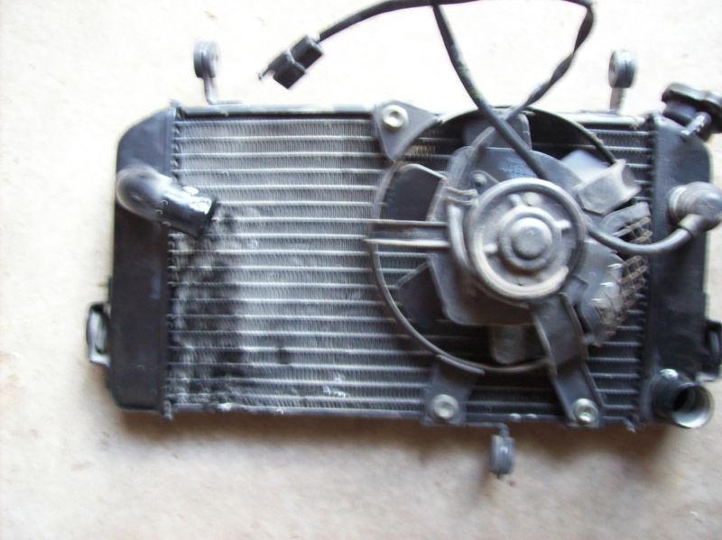 2002 99 00 01 suzuki sv-650 sv650 sv 650 radiator and cooling fan