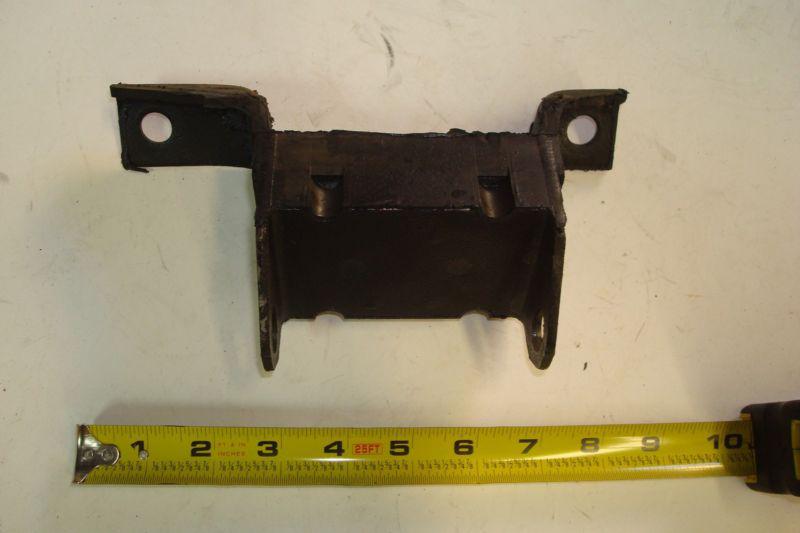 Ford oem insulator motor mount for 67 mustang.nos. c7za-6038-e