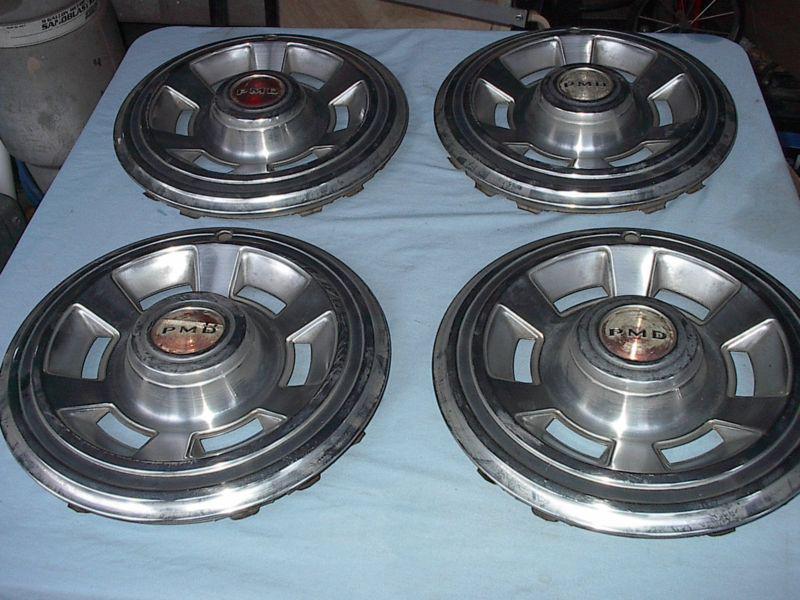 Pontiac pmd 14 inch hubcaps 