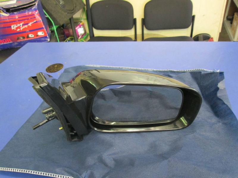 2003 - 2008 toyota matrix door mirror manuel right (passanger side)