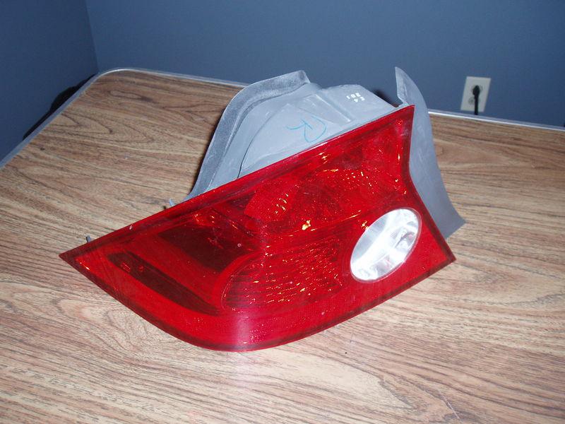 2004-05 honda civic 2dr tail light left driver or right passenger side