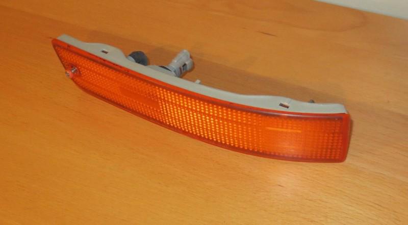 Lexus ls400 front bumper passenger right outer marker light 90 91 92 93 94 1990